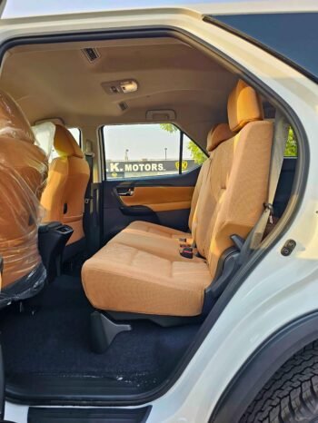TOYOTA FORTUNER Image 6