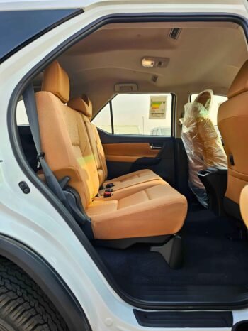 TOYOTA FORTUNER Image 5