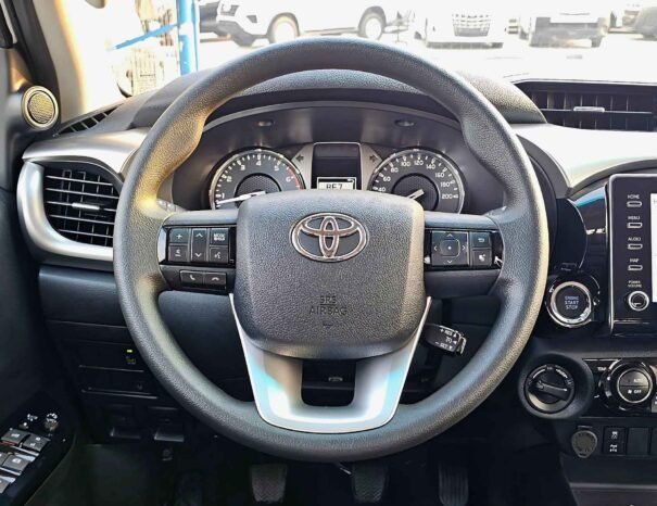 TOYOTA HILUX SR5 WIDE BODY 2025 PETROL 2.7L V4 4WD M/T