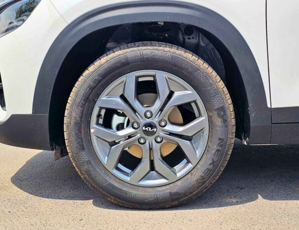 KIA SELTOS CVT LUXURY DUAL TONE С ЧЕРНОЙ КРЫШЕЙ 2025 PETROL V4 1.5L A/T