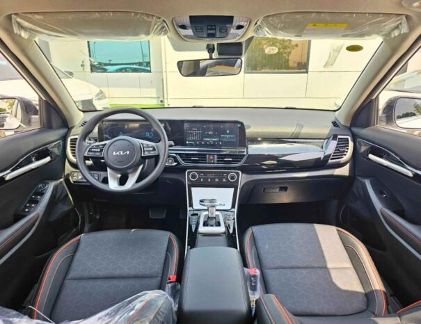 KIA SELTOS CVT LUXURY DUAL TONE С ЧЕРНОЙ КРЫШЕЙ 2025 PETROL V4 1.5L A/T