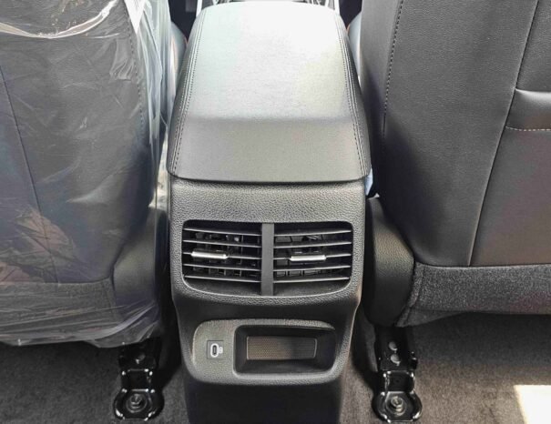 KIA SELTOS CVT LUXURY DUAL TONE С ЧЕРНОЙ КРЫШЕЙ 2025 PETROL V4 1.5L A/T