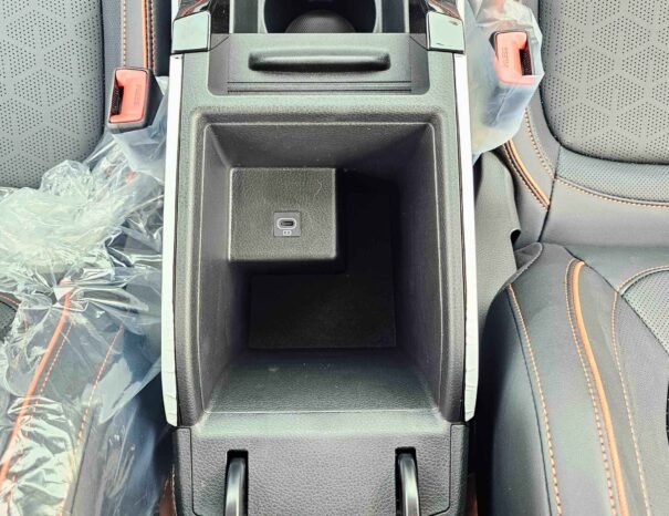 KIA SELTOS CVT LUXURY DUAL TONE С ЧЕРНОЙ КРЫШЕЙ 2025 PETROL V4 1.5L A/T