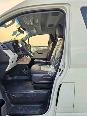 TOYOTA HIACE Image 12