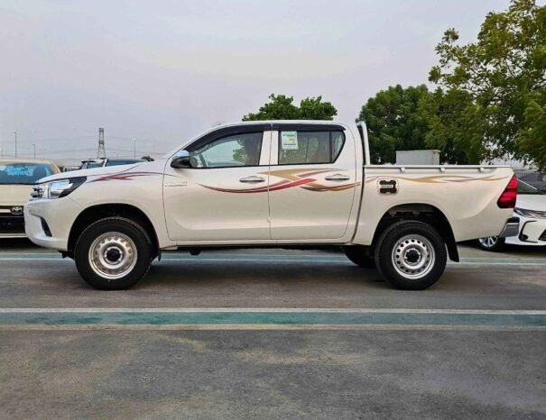 TOYOTA HILUX УЗКИЙ КУЗОВ ДВОЙНАЯ КАБИНА 2025 ДИЗЕЛЬ V4 М/Т