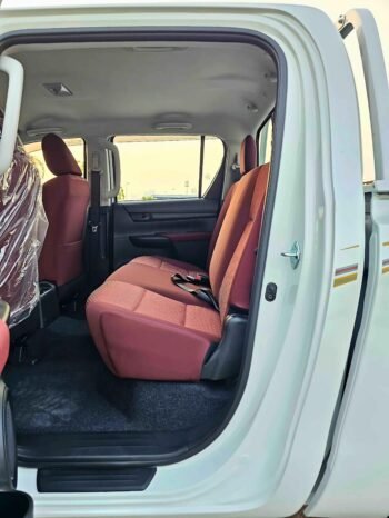 TOYOTA HILUX Image 5