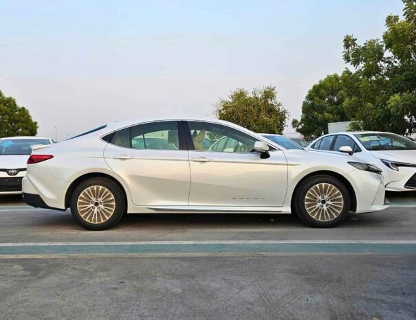 TOYOTA CAMRY LE 2025 PETROL 2.5L V4 A/T