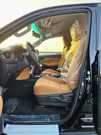 TOYOTA FORTUNER Image 7