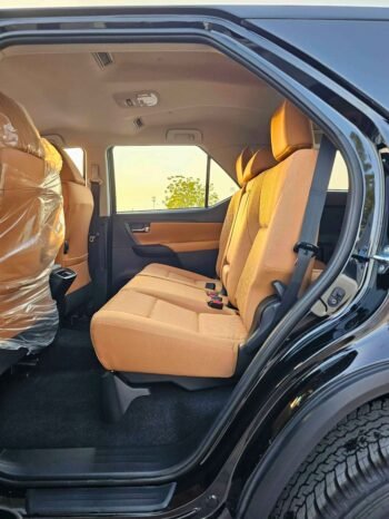 TOYOTA FORTUNER Image 5
