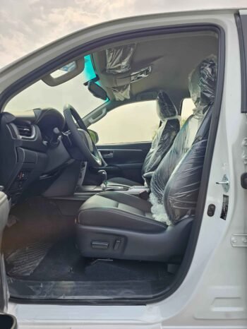 TOYOTA FORTUNER Image 7