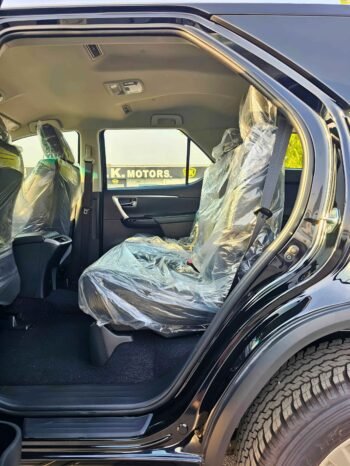 TOYOTA FORTUNER Image 6
