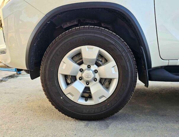 TOYOTA FORTUNER SR5 2025 ESSENCE V4 2.7L A/T