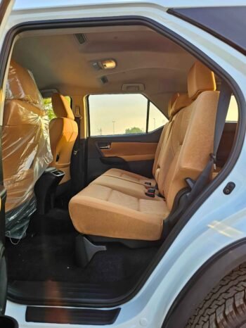 TOYOTA FORTUNER Image 7