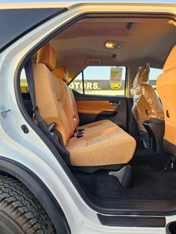 TOYOTA FORTUNER Image 6