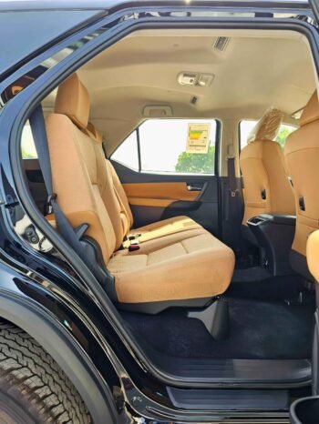 TOYOTA FORTUNER Image 4