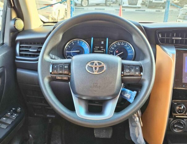 TOYOTA FORTUNER SR5 2025 ESSENCE V4 2.7L A/T