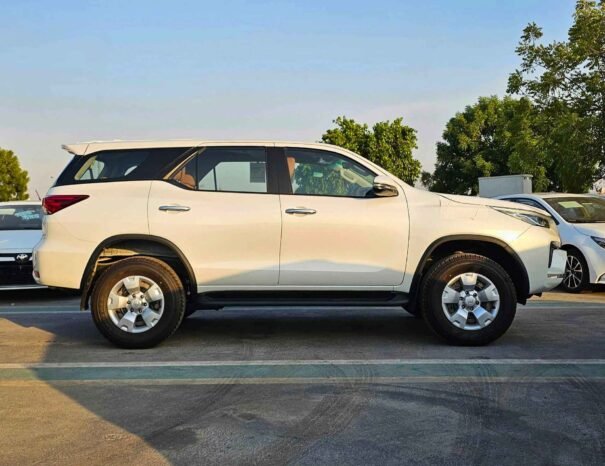 TOYOTA FORTUNER SR5 2025 ESSENCE V4 2.7L A/T