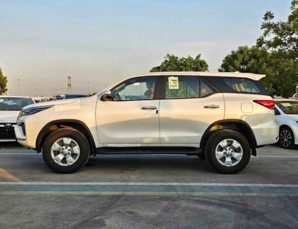 TOYOTA FORTUNER SR5 2025 ESSENCE V4 2.7L A/T