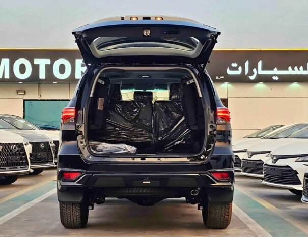 TOYOTA FORTUNER SR5 2025 БЕНЗИНОВЫЙ V4 2.7L A/T