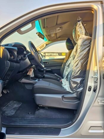TOYOTA HILUX Image 8