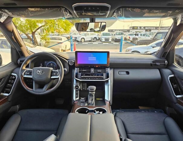 تويوتا لاند كروزر LC300 GXR توين توربو 2025 بنزين V6 3.5 لتر A/T