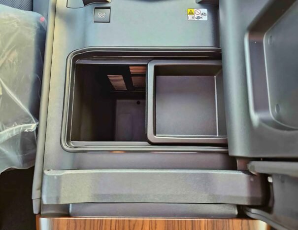 تويوتا لاند كروزر LC300 GXR توين توربو 2025 بنزين V6 3.5 لتر A/T