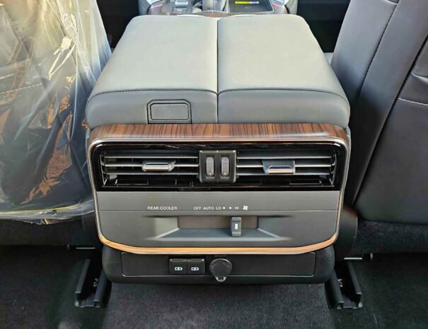 تويوتا لاند كروزر LC300 GXR توين توربو 2025 بنزين V6 3.5 لتر A/T