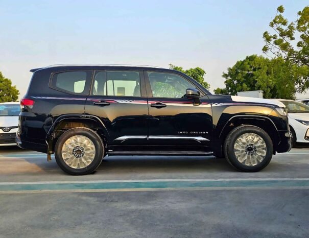 تويوتا لاند كروزر LC300 GXR توين توربو 2025 بنزين V6 3.5 لتر A/T