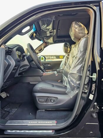 TOYOTA LANDCRUISER Image 15