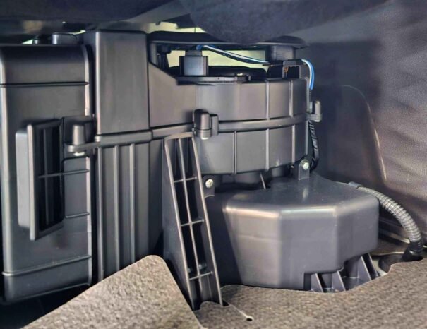 TOYOTA HIACE HIGHROOF GL 13 SEATER 2025 PETROL 3.5L V6 A/T