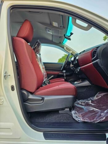 TOYOTA HILUX Image 6