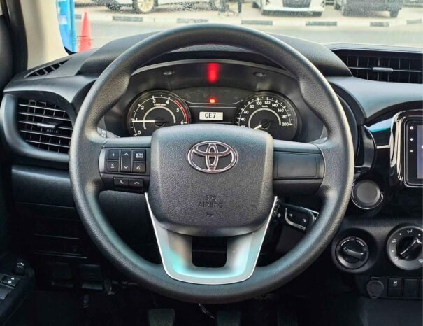 TOYOTA HILUX УЗКИЙ КУЗОВ ДВОЙНАЯ КАБИНА 2025 ДИЗЕЛЬ V4 М/Т