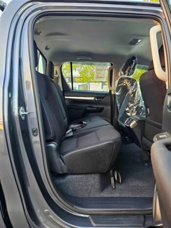 TOYOTA HILUX Image 8