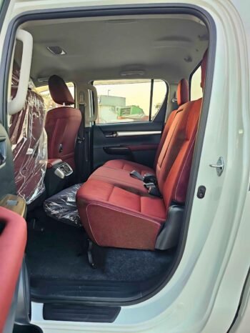 TOYOTA HILUX SR5 WIDE BODY 2024 DIESEL V4 2.8L A/T