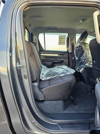 TOYOTA HILUX Image 5