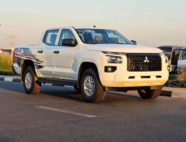 MITSUBISHI L200 GLX 2024 PETROL V4 2.4L M/T