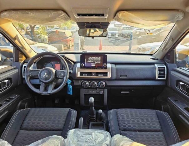 MITSUBISHI L200 GLX 2025 PETROL V4 2.4L M/T