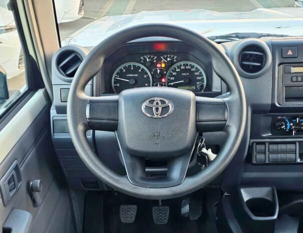 Пикап Toyota Land Cruiser LC79 D/C 2025 года выпуска, дизель 4,2 л, V6, МКПП