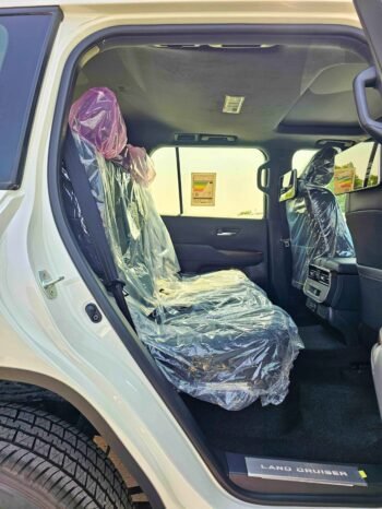 TOYOTA LANDCRUISER Image 9