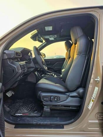 TOYOTA Tacoma Image 13