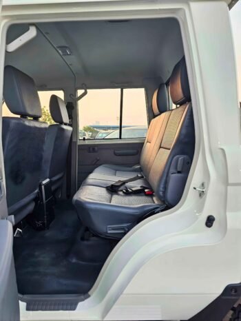 TOYOTA LAND CRUISER PICKUP Изображение 5