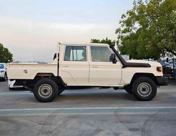 Пикап Toyota Land Cruiser LC79 D/C 2025 года выпуска, дизель 4,2 л, V6, МКПП