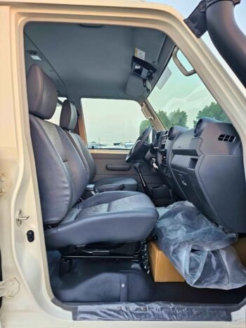 TOYOTA LAND CRUISER PICKUP Изображение 6