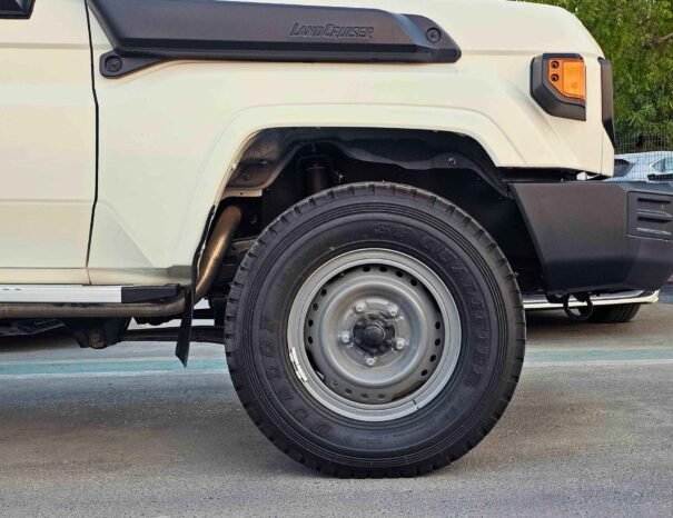Пикап Toyota Land Cruiser LC79 D/C 2025 года выпуска, дизель 4,2 л, V6, МКПП