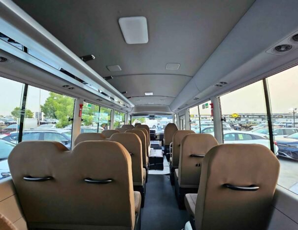 TOYOTA COASTER 23-СТР. ДВУХЦВЕТНЫЙ 2025 БЕНЗИН 2.7 Л V4 МКПП