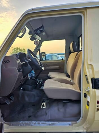 TOYOTA LAND CRUISER PICKUP Изображение 7