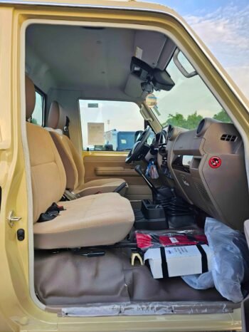 TOYOTA LAND CRUISER PICKUP Изображение 6