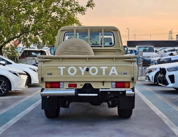Пикап Toyota Land Cruiser LC79 SC 2025, дизель 2,8 л, V4, МКПП
