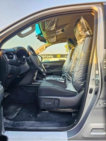 TOYOTA FORTUNER Image 7