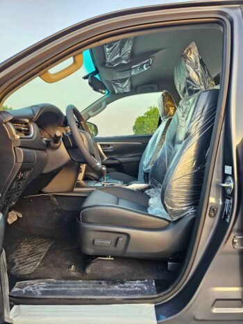 TOYOTA FORTUNER Image 7